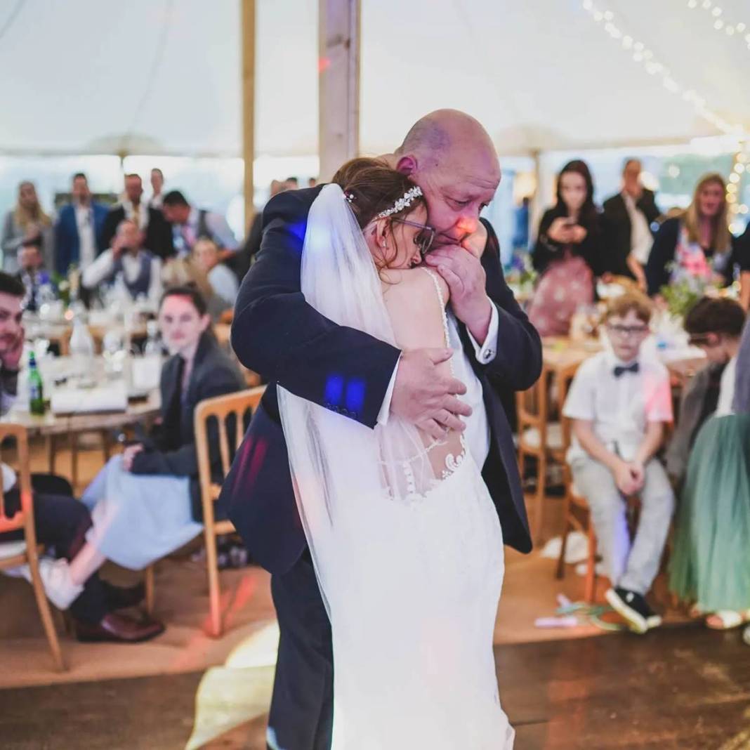 12 yaşında gibi ama 2 çocuk annesi! Yaşını duyanlar inanmakta güçlük çekiyor 28